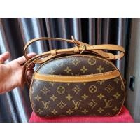 ราคา ส่งต่อ Louis Vuitton Blois Crossbody Bag (17358180339)