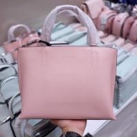 ราคา Used like new ของแท้ 100% กระเป๋า Calvin Klein (1458942659)