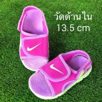 ราคา รองเท้าเด็กมือสอง Nike 13.5 cm สวยใหม่เบาใส่สบาย (2118472986)