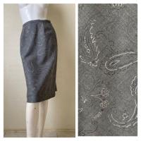 ราคา Paul Stuart กระโปรงทรงเอ สีเทาลายลูน้ำ มีซับ ผ้าไม่ยืด รอบเอว 26 นิ้ว (28775079630)