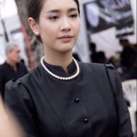 ราคา ชุดไทยจิตรลดา ผ้าไหมเทียมลายกนก (515901309)