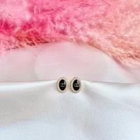 ราคา ต่างหูเงินแท้ ต่างหูมุกสีดํา ประดับมุกเม็ดเล็ก แต่งลาย Cha nel กรอบสีทอง ต่างหูเพชร ต่างหูแฟชั่น ต่างหูเกาหลี ต่างหูมุก (3574736784)