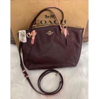 ราคา ลดสุดๆ Coach พัด 13 นิ้ว สายลายงูสีชมพู ใหม่แท้พร้อมส่ง (24504954576)