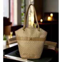 ราคา กระเป๋าสะพายไหล่ Guy Laroche (made in Paris )มือสอง​นำเข้า (26988187908)