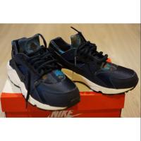 ราคา สภาพดี Nike Wmns Air Huarache Run Print (Obsidian / Black - Sail) (2493574140)
