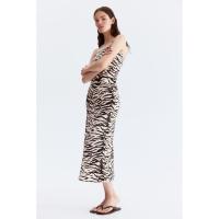 ราคา H&M(เอชแอนด์เอ็ม) กระโปรงทรงดินสอ ผู้หญิง 1289732_1 (43002175428)