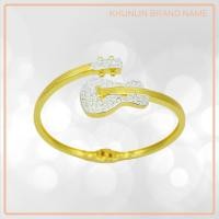 ราคา กำไลข้อมือ กีต้า เรือนทอง เพชรCZ กำไลข้อมือ กำไลข้อมือหญิง กำไลข้อมือคู่ กำไลเพชร กำไลแฟชั่น กำไลทอง กำไลเกาหลี (11020304831)