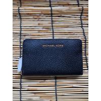 ราคา Michael Kors กระเป๋าตังค์หนังสีดำใบเล็กของใหม่เก็บนานมี ตำหนิด้านใน (25403353525)