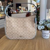 ราคา พร้อมส่ง ZIP SHOULDER BAG IN SIGNATURE CANVAS (#COACH #F29209) (3409198394)