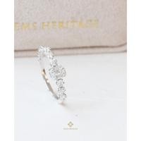 ราคา Gems Heritage : แหวนเพชรแท้ Emerald cut band ring(RWG747) (27480776505)
