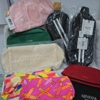 ราคา กระเป๋าใส่เครื่องสำอาง หรือของใช้เอนกประสงค์ของแบรนด์เนมแท้ (42664813773)