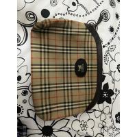 ราคา กระเป๋าคลัช burberrys วินเทจมือสอง (40809328384)