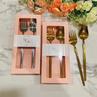 ราคา ช้อนส้อมสีทอง+กล่องชมพู (28257634739)