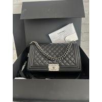 ราคา #พร้อมส่ง Used Like new Chanel boy 11” black CAVIER SHW Y23 (42917695880)