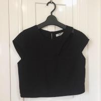 ราคา 5 up เสื้อครอป สีดำ ดีไซน์แหวกไหล่ แหวกหลังได้ อก 34 (5781468442)