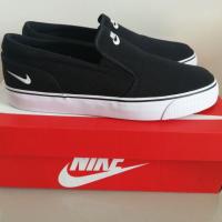 ราคา Nike toki slip-on ของแท้ 1000% นะครับ (1205222520)