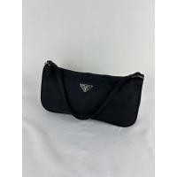 ราคา Prada Vintage bag✨✨✨ (25354011657)