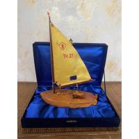 ราคา เรือใบมดจำลองฉลองกาญจนาภิเษก ปี พ.ศ. 2539 หมายเลขเรือ 04668 (NO.015) (23233051250)