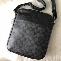ราคา COACH กระเป๋าสะพายข้างผู้ชาย (1489162821)