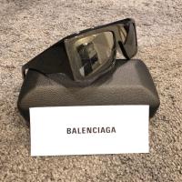 ราคา แว่นตากันแดด BALENCIAGA สี Grey ทรง Oversite (23212616665)