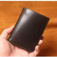 ราคา กระเป๋าสตางค์หนังวัวแบบดึงขึ้นแนวตั้งคุณภาพสูงสําหรับผู้ชายหนังแท้สีดําพร้อมกล่องของขวัญ 24 เดือน (40210712428)