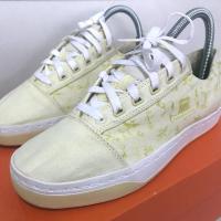 ราคา K-SWISS มือสอง สภาพดี Size 39.5 (2655003418)