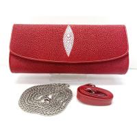 ราคา สอบถามสต๊อกก่อนสั่งซื้อ กระเป๋าหนังปลากระเบนแท้ ทรงกระบอก สีแดง มีสายสะพาย (4767754770)