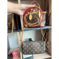 ราคา lv pochette accessoires พร้อมสายคอสบอดี้ แท้ (26176347030)