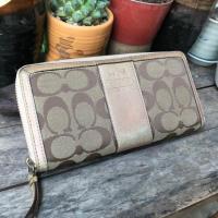 ราคา กระเป๋าสตางค์หนัง COACH แท้ 100% มือสองญี่ปุ่น (7643529784)
