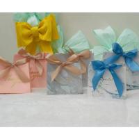 ราคา ✅พร้อมส่ง✅กล่องของขวัญ ผูกโบว์ ทรงกระเป๋า ใส่ของชำร่วย ใส่ขนม งานแต่งงาน มี 2 ขนาด (25624947863)