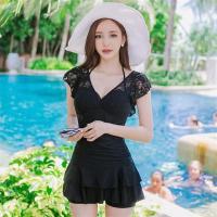ราคา ส่งฟรีจากไทยM-2XL บิกินี่ ชุดว่ายน้ำ วันพีชแบบเดรส คอวีลูกไม้ เพิ่มความเซ็กซี่ด้วยสายบราคล้องคอ กระโปรงระบาย2ชั้น (5443917679)