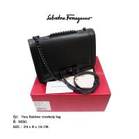 ราคา Salvatore Ferragamo กระเป๋าสะพายไหล่ รุ่น Vara Rainbow crossbody bag Code: 0685820 (15727014250)