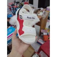ราคา รองเท้าแตะสีขาวและสีแดงของเด็กผู้หญิงจากกวางโจว (41658817488)