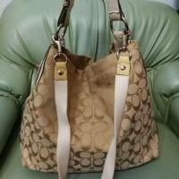 ราคา กระเป๋าสะพายโค้ช​ Coach ของแท้​ มือ2 สภาพสวย​อะไหล่สีเงิน​วิ้งๆ​เลยค่ะ​ ข้างในสะอาด​มีสายcrossbody​ (2198959026)