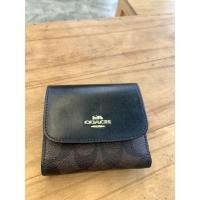ราคา Used like new! Coach แท้ % กระเป๋าสตางค์สั้น 3 พับสีน้ำตาลเข้ม (3560281967)