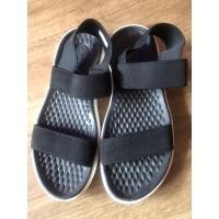 ราคา รองเท้าใส่ลำลองยี่ห้อCROCSมือสองสภาพ95% (5373353960)