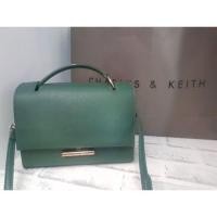 ราคา กระเป๋าถือสีเขียว Charles&Keith (3413759200)