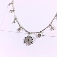 ราคา สร้อยคอมุกหิมะเวอร์ชั่นเกาหลีจาก Swarovski crystal ดีไซน์โรแมนติก เกล็ดหิมะสวยงาม เหมาะสำหรับใส่ในโอกาสพิเศษหรือแมทช์สไตล์ประจำวัน (29791863698)