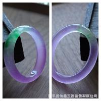 ราคา สร้อยข้อมือหยกสามสี สีเขียวและสีม่วง จากหินควอร์ทซ์ พร้อมเมล็ดหยกน้ำแข็งใส (41869383911)