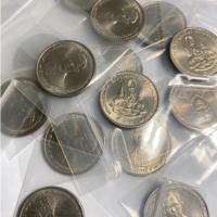 ราคา เหรียญสะสม ที่ระลึก 5 บาท ในหลวง ร.9 กาญจนาภิเษก ปี 2539 เงาวิ่ง สวยๆไม่ผ่านการใช้ UNC (24526719048)
