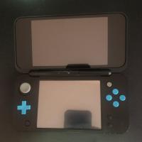 ราคา Nintendo 2DS XL เล่นแท้พร้อมเกมส์ รายละเอียดด้านในครับ (7741957618)