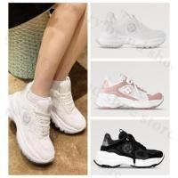 ราคา Louis Vuitton คลาสสิค RUN 55 สีดำ ผู้หญิง รองเท้าผ้าใบ ของแท้ (27711714379)