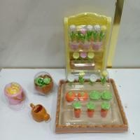 ราคา อุปกรณ์แต่งสวนบาร์บี้แท้ มือสอง สวนดอกไม้ สวยผัก อุปกรณ์รดน้ำฝักบัว กระถาง ชุดทำสวย ครบ ใหม่มากติด (20768548428)