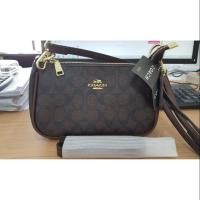ราคา กระเป๋า coach ทรงพอช ขนาด 8.5 นิ้ว (3408123761)