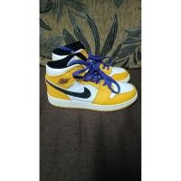 ราคา รองเท้าผ้าใบมือสองสภาพดี (42762279968)