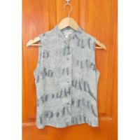 ราคา 38 เสื้อแขนกุด อก 34 เสื้อวินเทจ สีเอิร์ธโทน ไซส์ S M ผ้าชีฟอง สีเทา มือสอง สภาพดีมากค่ะ (13779946665)