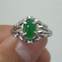 ราคา แหวนปาหะโบราณ หยกพม่าแท้สีเขียวจักรพรรดิเนื้อแก้ว (Type A jadeite Gold.Silver Ring) size 49 (956236741)