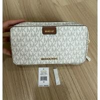 ราคา กระเป๋าเครื่องสำอาง Michael Kors ของแท้% สภาพเหมือนไม่ผ่านการใช้งาน✨ (25778627723)