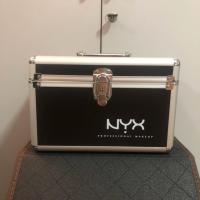 ราคา กล่องเก็บเครื่องสำอาง NYX (6332346328)