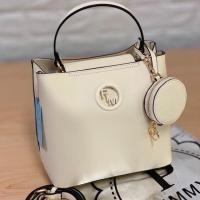 ราคา กระเป๋าทรงถัง แบรนด์แท้ Pimmy สีครีมเบจ อะไหล่ทอง (4214871071)